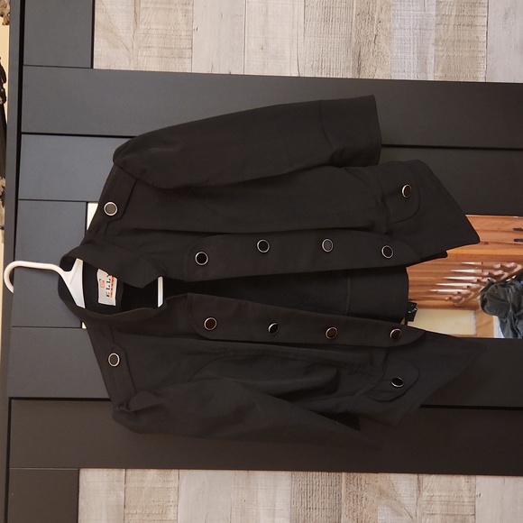 Blazer - Picture 1 of 2